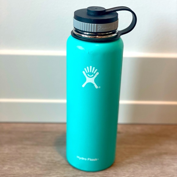 Teal 32 oz Hydroflask - Picture 1 of 4